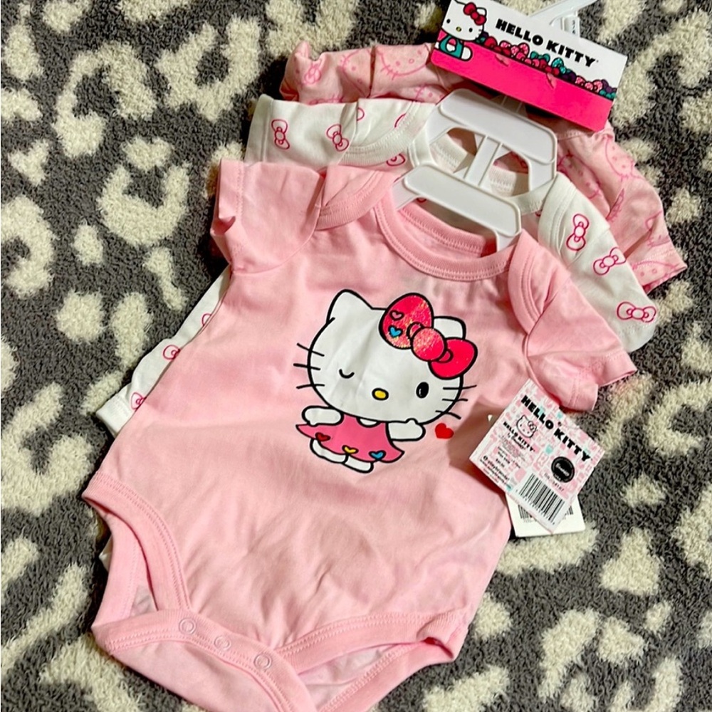 Hello kitty onesie - Picture 4 of 5